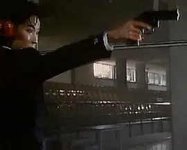 《处刑警察》：硬汉警匪片的极致暴力美学与人性挣扎的深度剖析